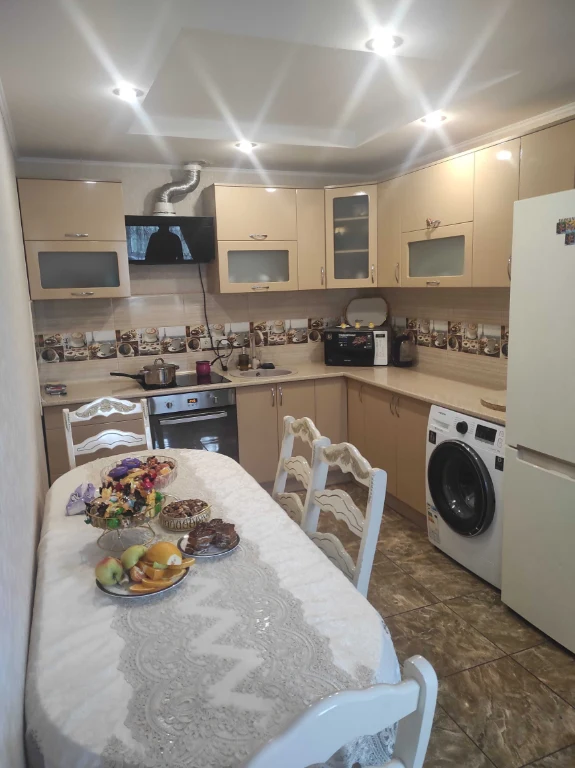 Продам дворівневу 4-х кімн. кВ. в центрі м.Миргород
