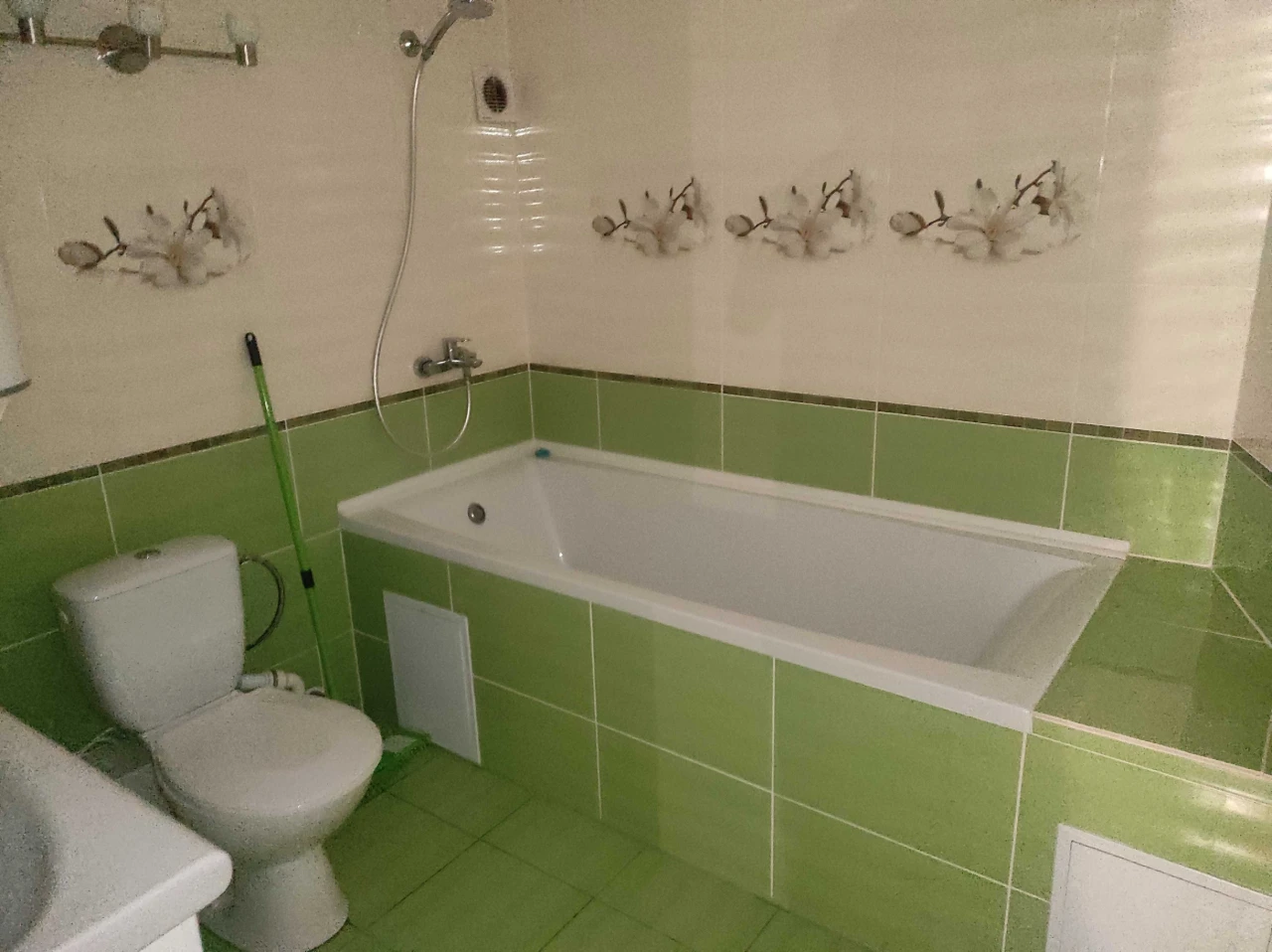 Продам дворівневу 4-х кімн. кВ. в центрі м.Миргород