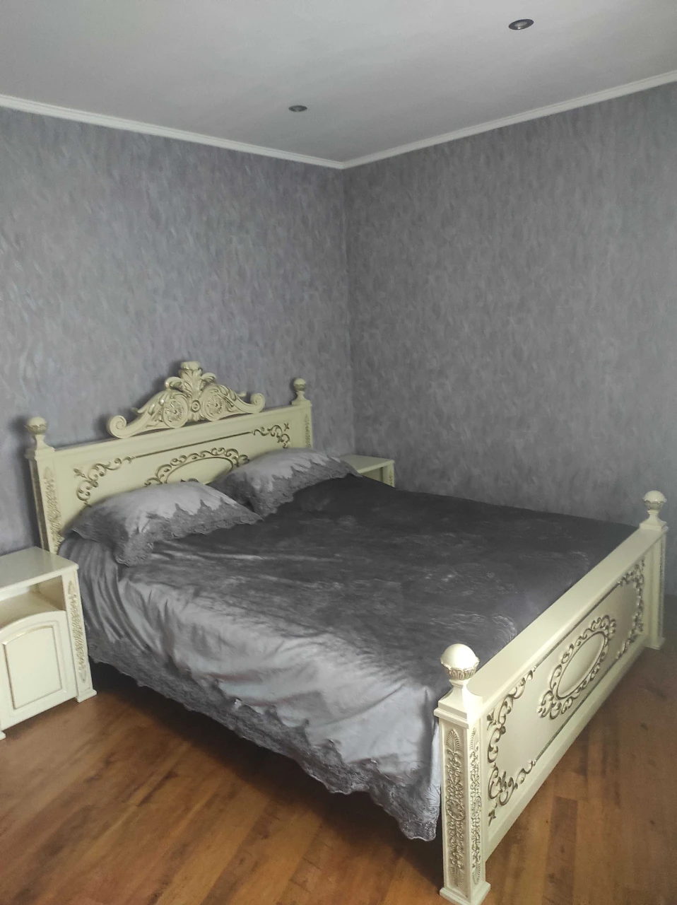 Продам дворівневу 4-х кімн. кВ. в центрі м.Миргород