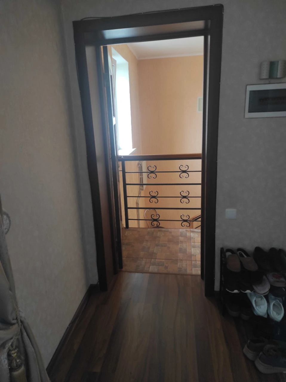 Продам дворівневу 4-х кімн. кВ. в центрі м.Миргород