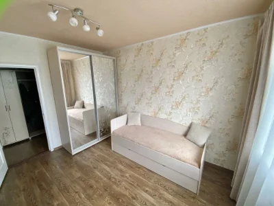 Продам двокімнатну квартиру з меблями. Автономне опалення. С