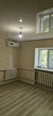 Продається 2-кімнатна квартира 60,7 кв.м. в місті Хорол, район ДРП.