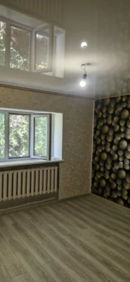 Продається 2-кімнатна квартира 60,7 кв.м. в місті Хорол, район ДРП.