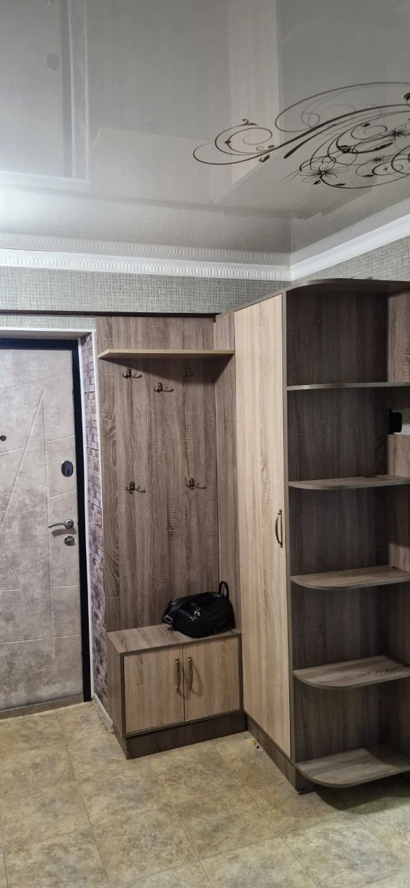 Продається 2-кімнатна квартира 60,7 кв.м. в місті Хорол, район ДРП.