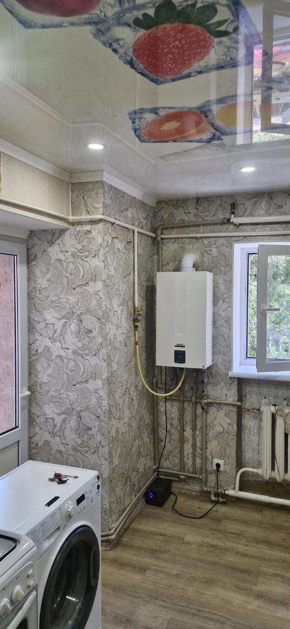 Продається 2-кімнатна квартира 60,7 кв.м. в місті Хорол, район ДРП.