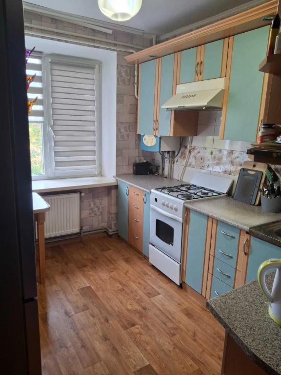 Продам 3-кімнатну квартиру в Дубно — 60 м², автономне опален