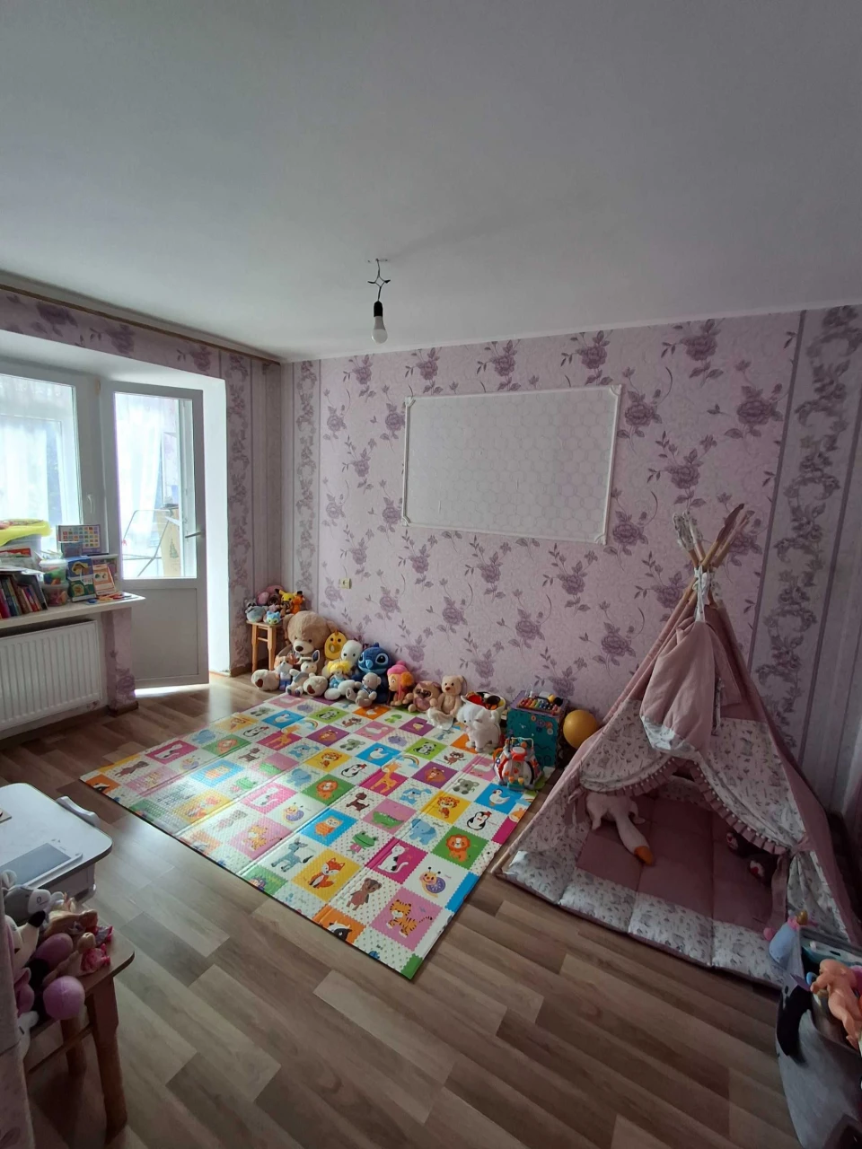 Продам 3-кімнатну квартиру в Дубно — 60 м², автономне опален