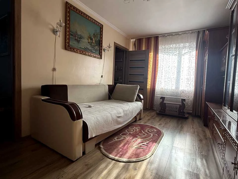 Apartment. Dubno, Semidubska st.