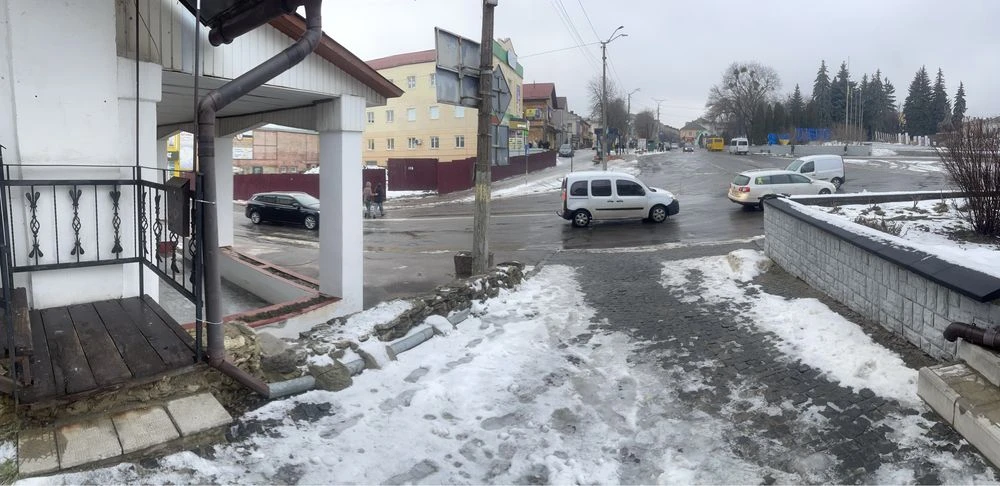 3кімн. квартира в центрі міста (житло чи під комерцію)