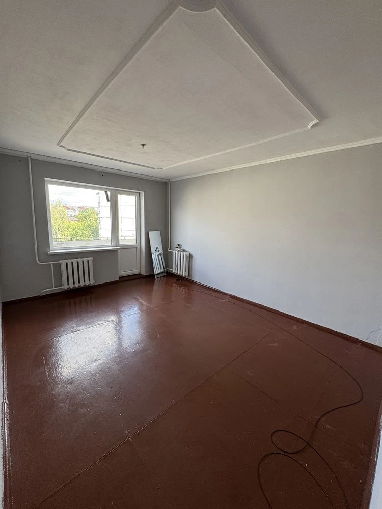 For Sale: 3-bedroom apartment in the city of Dubno, Mechernic district.