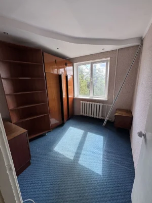 For Sale: 3-bedroom apartment in the city of Dubno, Mechernic district.