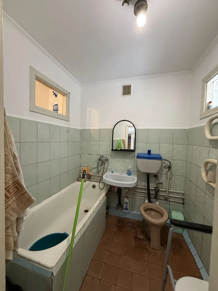 Sale of 1-room apartment in the Khmilniki district, вул. Hrushevskoho