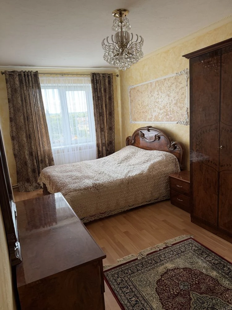 Продається 3-х кімнатна квартира в м. Дубно