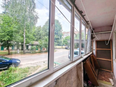 Велика трикімнатна квартира з автономним опаленням на Базарч