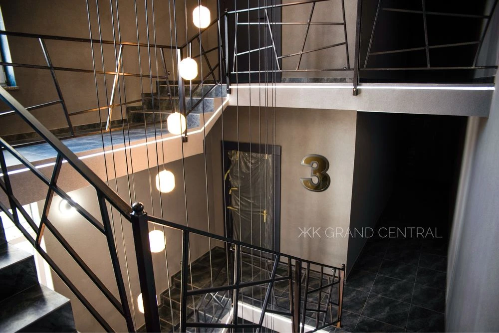 Продам 2х двох кімнатну квартиру ЖК "Grand Central"
