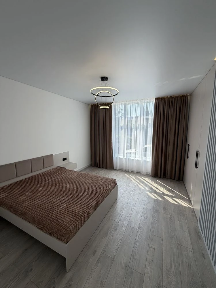 Продам 2х двох кімнатну квартиру ЖК "Grand Central"