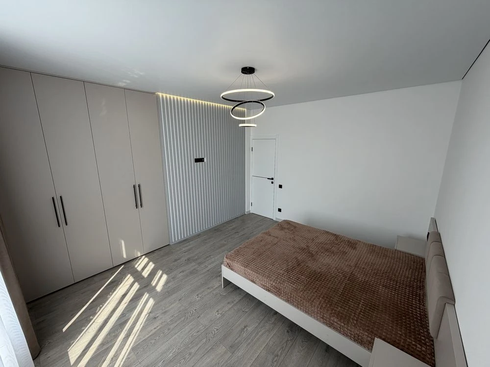 Продам 2х двох кімнатну квартиру ЖК "Grand Central"