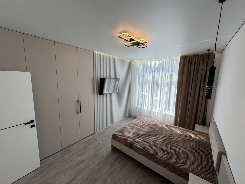 Продам 2х двох кімнатну квартиру ЖК "Grand Central"