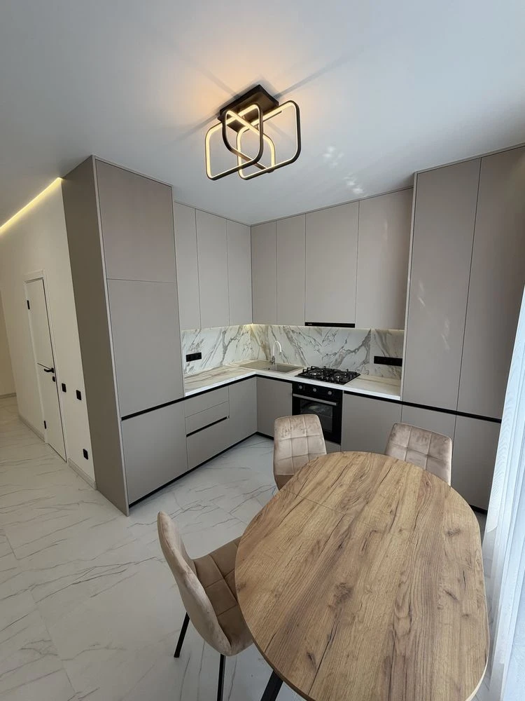Продам 2х двох кімнатну квартиру ЖК "Grand Central"