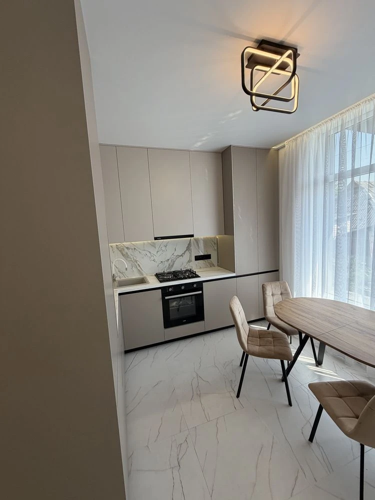 Продам 2х двох кімнатну квартиру ЖК "Grand Central"