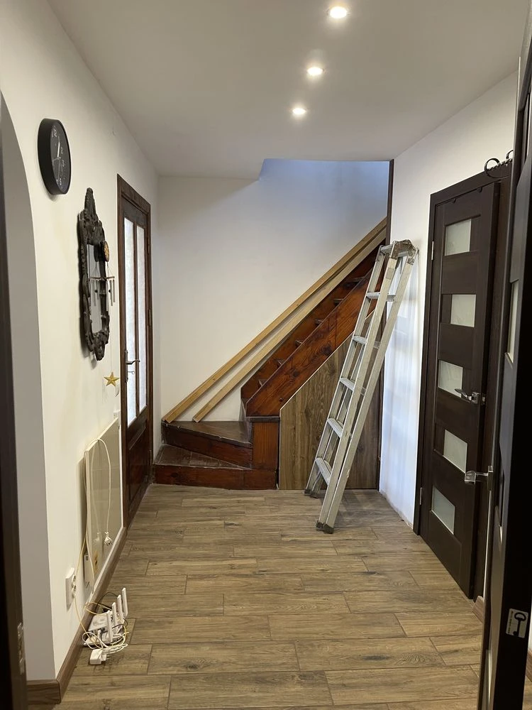 For Sale: Four-room, two-level apartment in Zdolbunov with a private plot