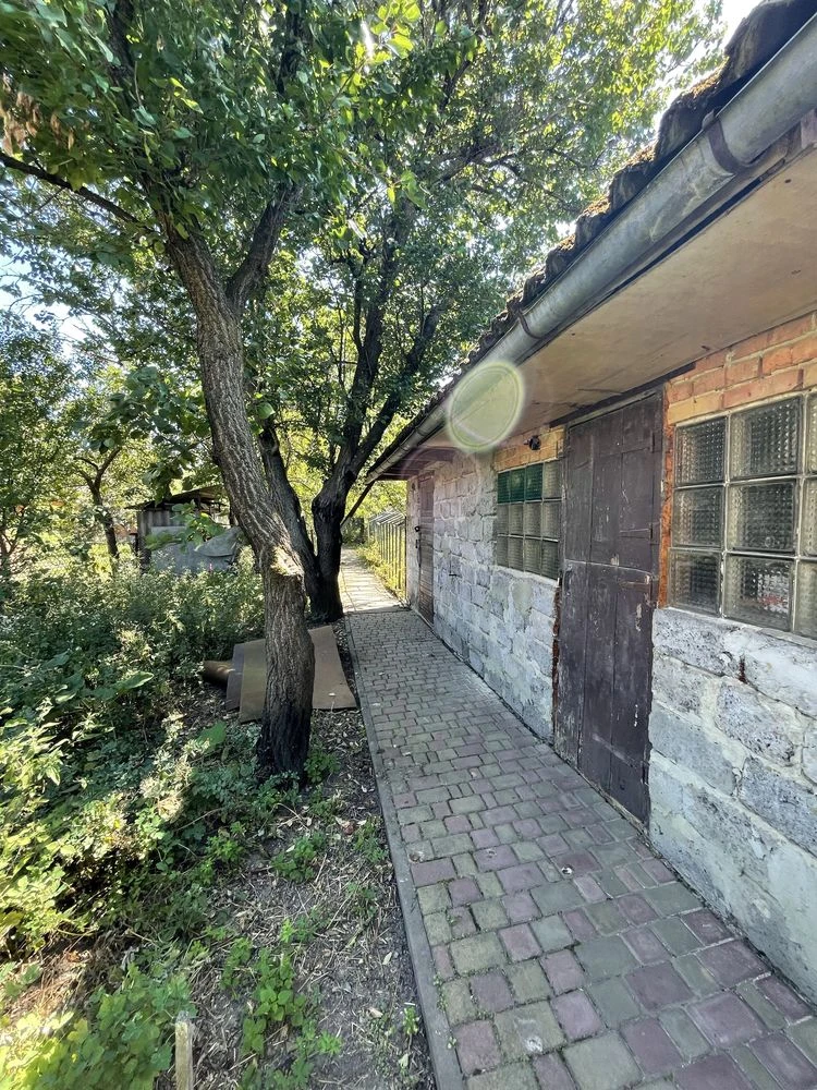 For Sale: Four-room, two-level apartment in Zdolbunov with a private plot
