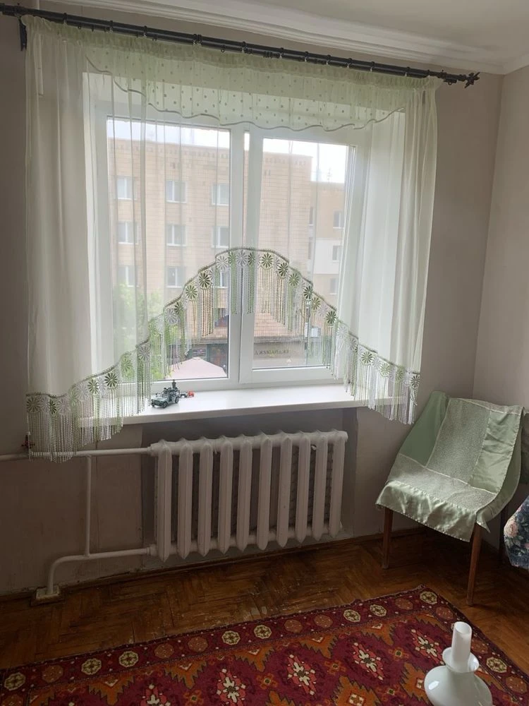 Sale of a 3-room apartment in the area of the 6th school