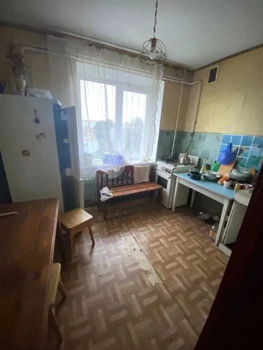 Продам 4-кімнатну кв, автономка, власник.
