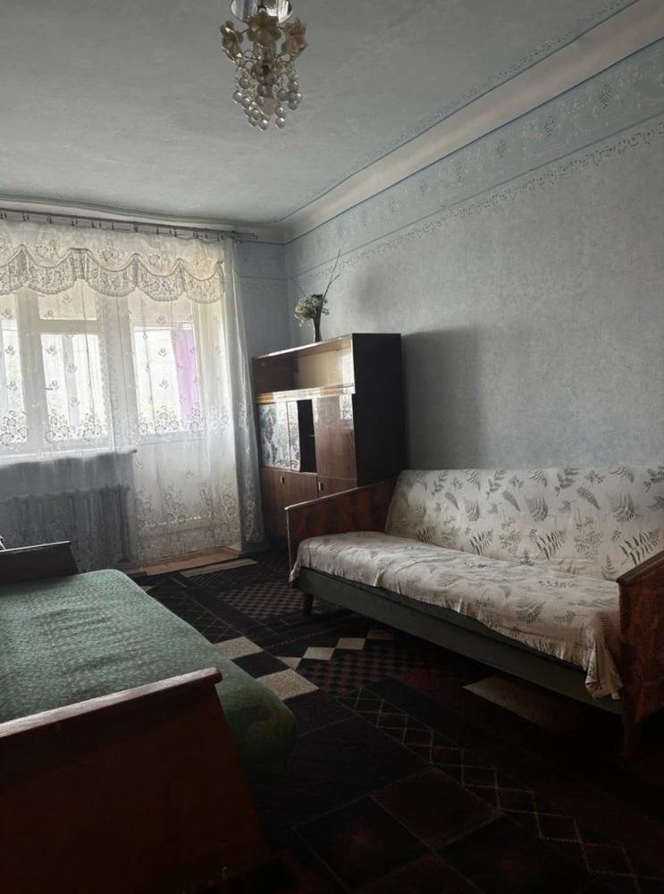 Продаж 2-кімнатної квартира в центрі Здолбунова. Можливий то
