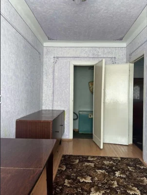 Продаж 2-кімнатної квартира в центрі Здолбунова. Можливий то