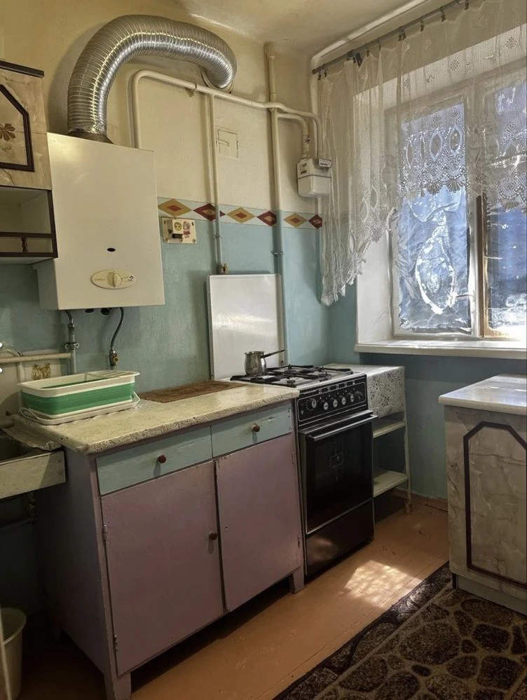 Продаж 2-кімнатної квартира в центрі Здолбунова. Можливий то