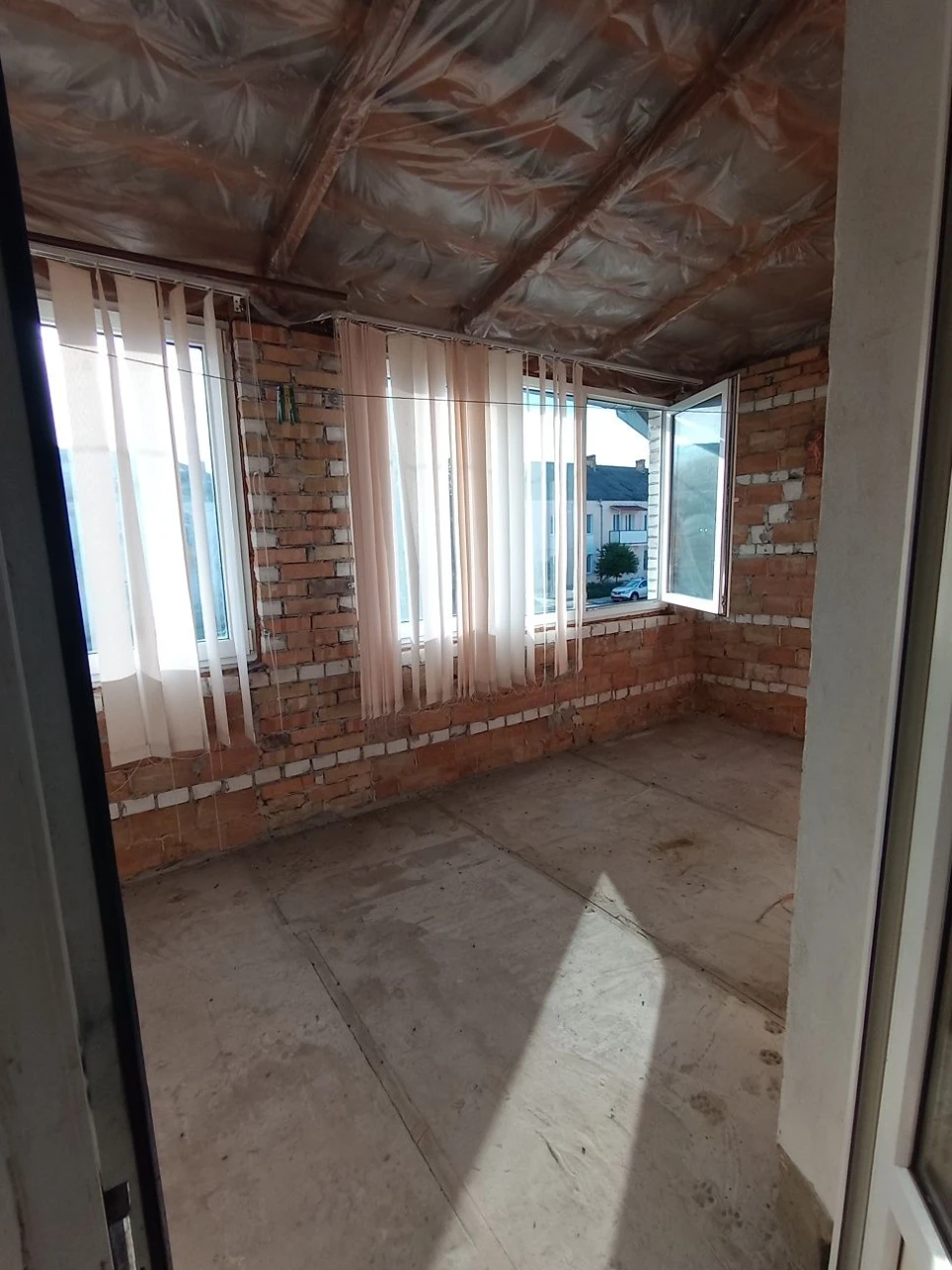 3-room apartment in the center of Zdolbunovo-2, autonomous heating