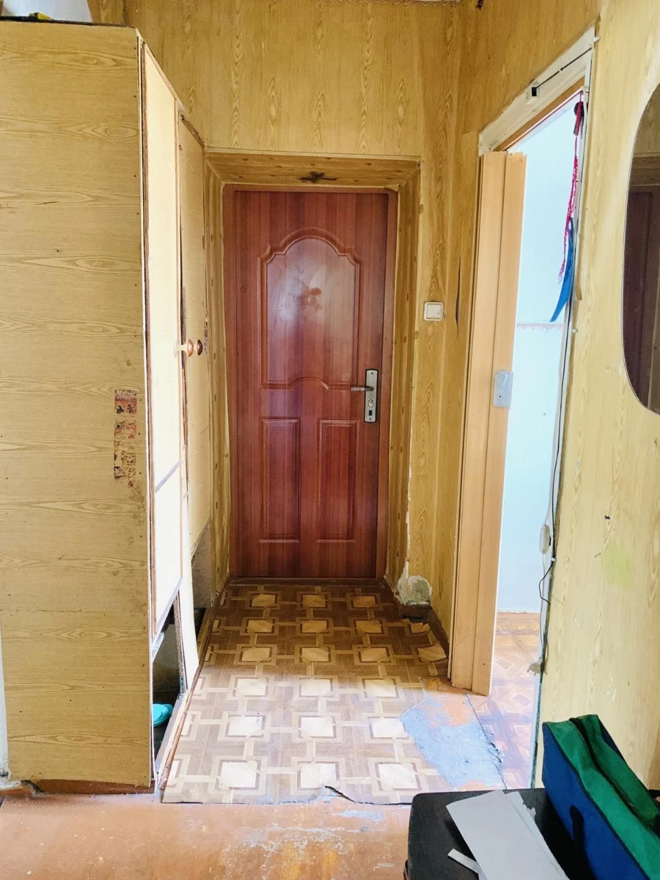 3-room apartment in the center of Zdolbunovo-2, autonomous heating