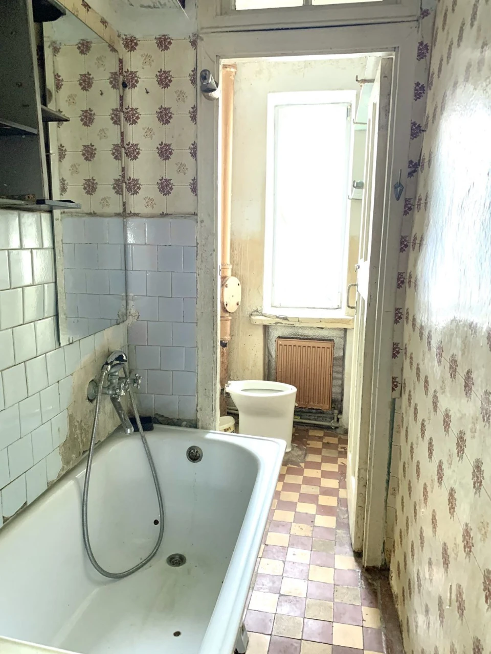 3-room apartment in the center of Zdolbunovo-2, autonomous heating
