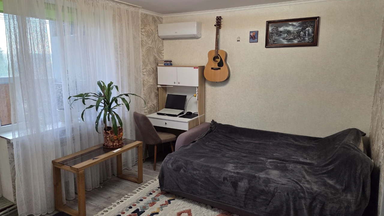 Продаж великої 1- кімнатної квартири. Автономне опалення, ме