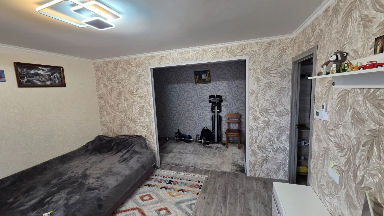 Продаж великої 1- кімнатної квартири. Автономне опалення, ме