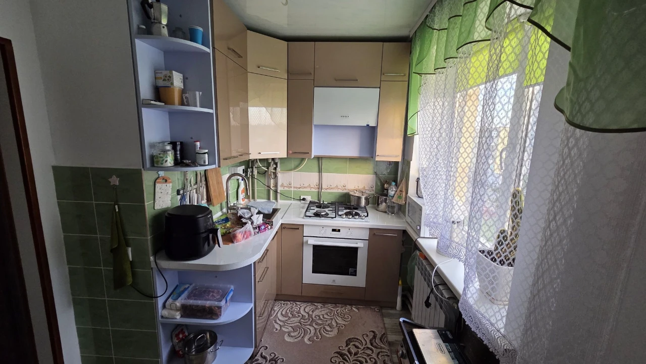 Продаж великої 1- кімнатної квартири. Автономне опалення, ме