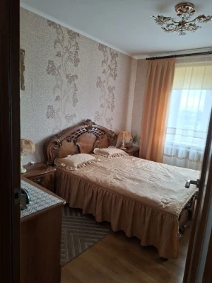 Продається  2х кімнатна  квартира в м.Здолбунів, центр.