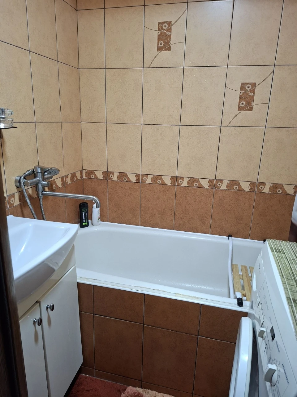 Продається  2х кімнатна  квартира в м.Здолбунів, центр.