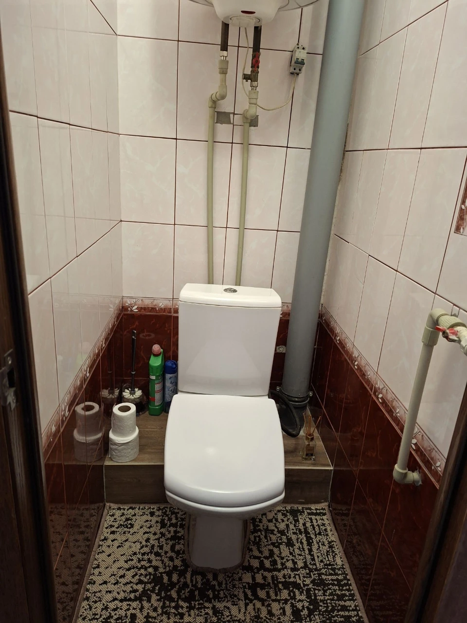 Продається  2х кімнатна  квартира в м.Здолбунів, центр.