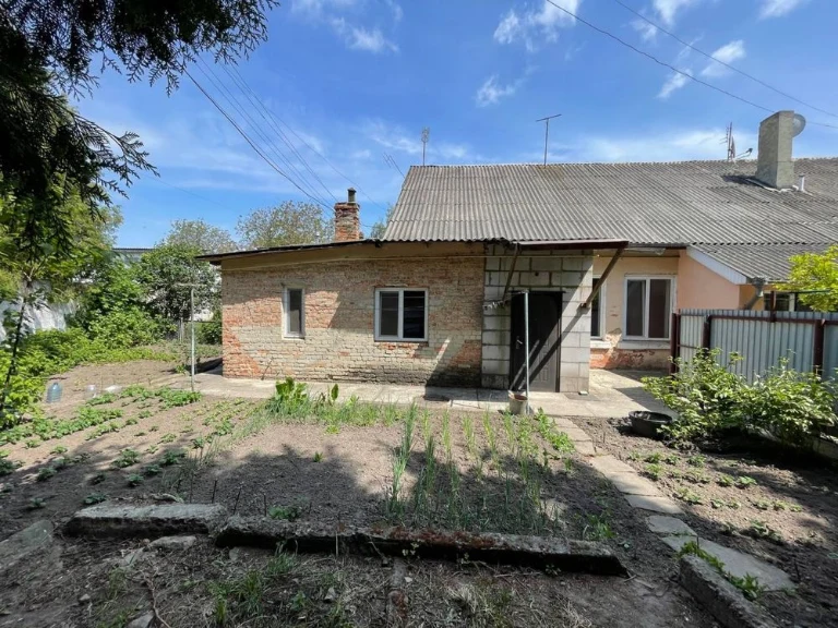 Продається 2 кімнатна квартира в Здолбунові