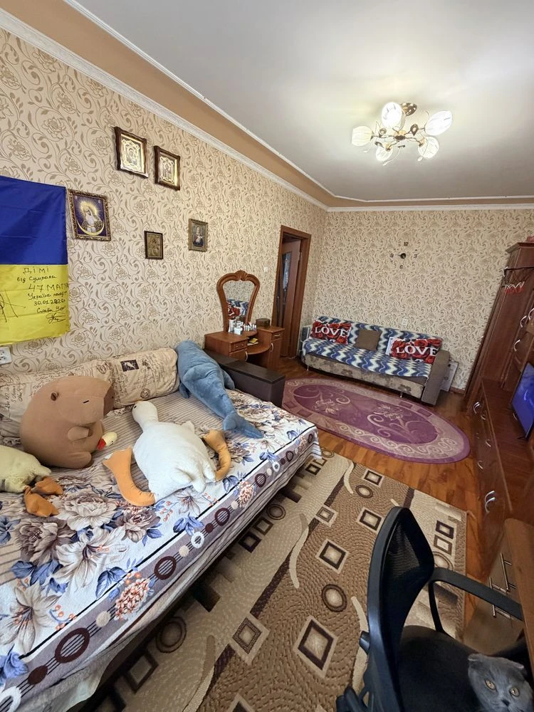 Продається 1-кімнатна квартира з меблями
