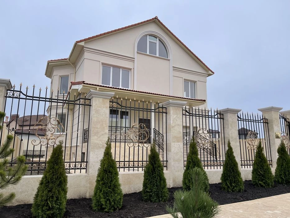 Sauvignon. House 488 sq.m. Under the final interior decoration.