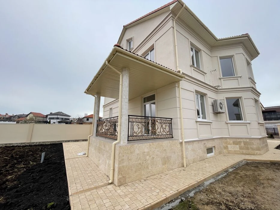 Sauvignon. House 488 sq.m. Under the final interior decoration.
