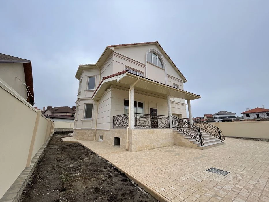Sauvignon. House 488 sq.m. Under the final interior decoration.
