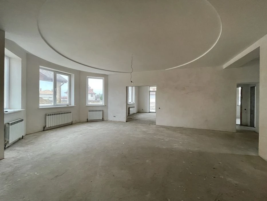 Sauvignon. House 488 sq.m. Under the final interior decoration.