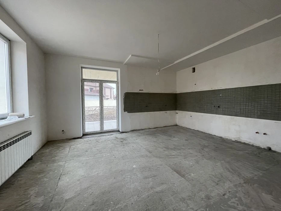 Sauvignon. House 488 sq.m. Under the final interior decoration.
