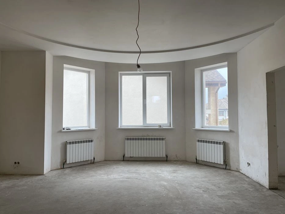Sauvignon. House 488 sq.m. Under the final interior decoration.