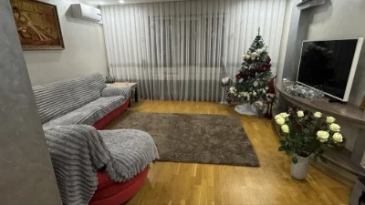 Продам трьохкімнатну квартиру м-Перемоги 12