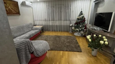 Продам трьохкімнатну квартиру м-Перемоги 12